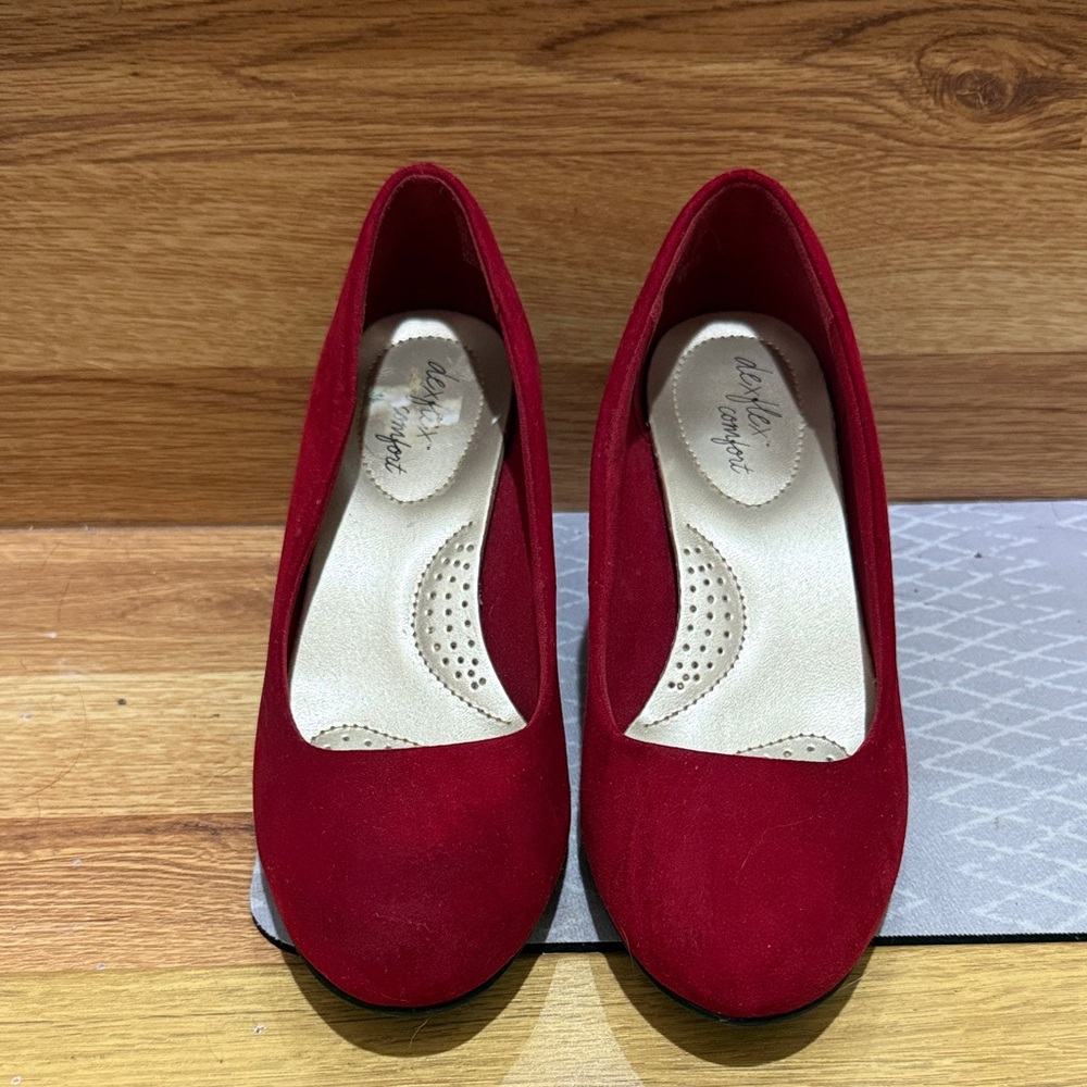 Dexflex Comfort Red Heels